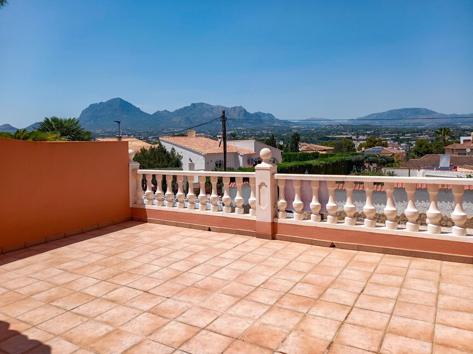 4 bedroom Villa for sale in Albir with pool - € 695,000 (Ref: 9404378)