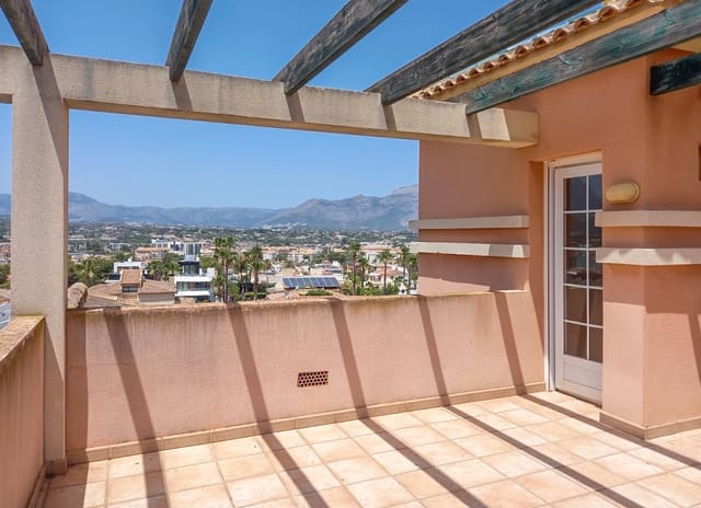 4 bedroom Villa for sale in Albir, Alfaz del Pi / L'Alfàs del Pi with pool - € 695,000 (Ref: 9404378)