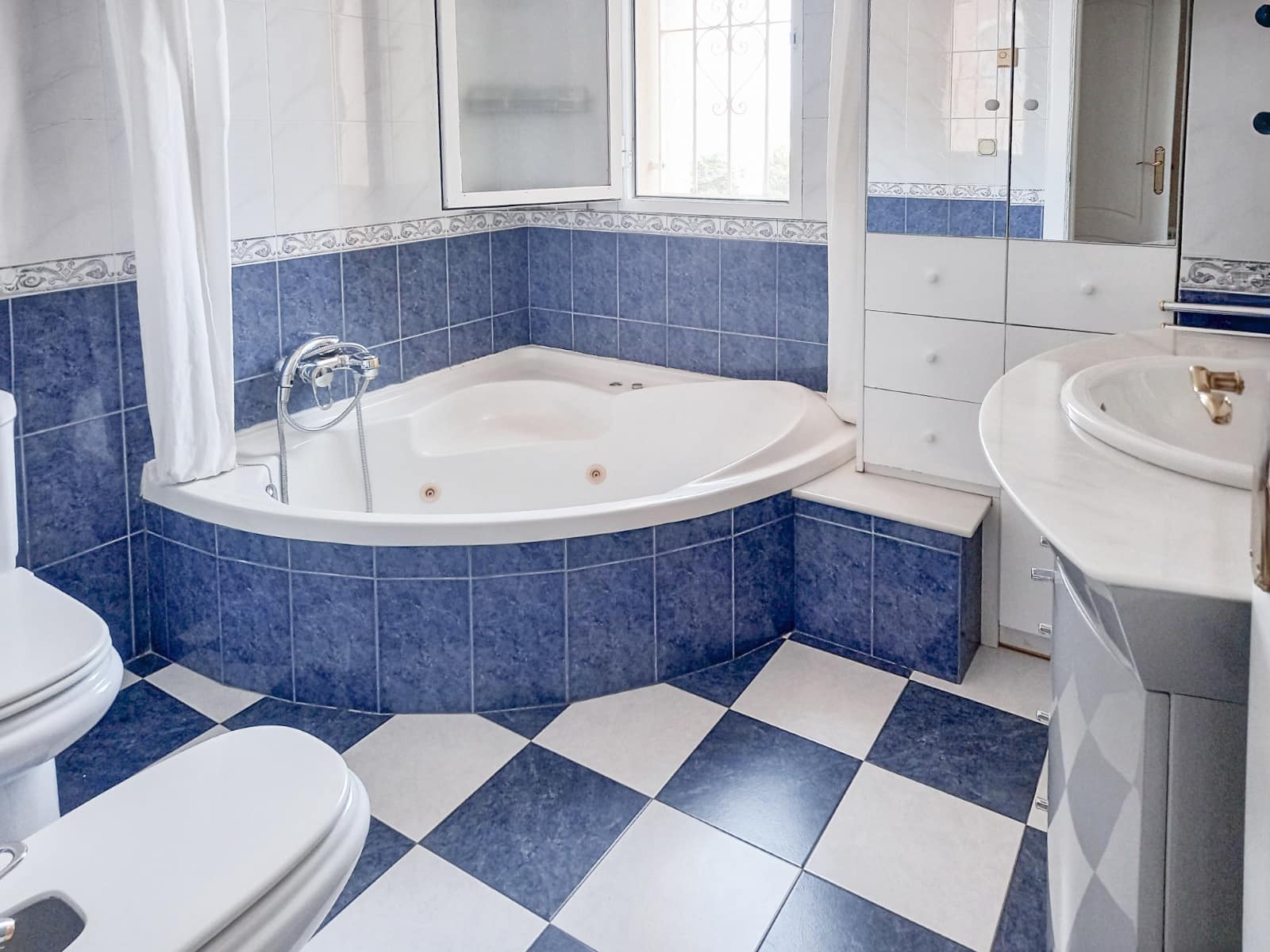 4 bedroom Villa for sale in Albir with pool - € 695,000 (Ref: 9404378)