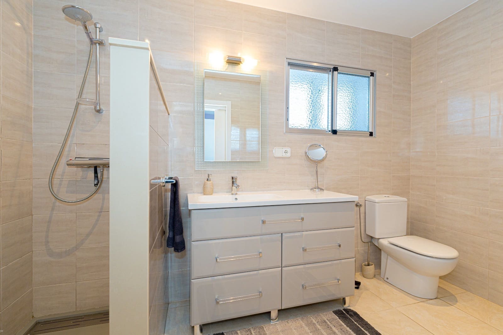 3 bedroom Villa for sale in La Nucia with pool - € 625,000 (Ref: 9404380)