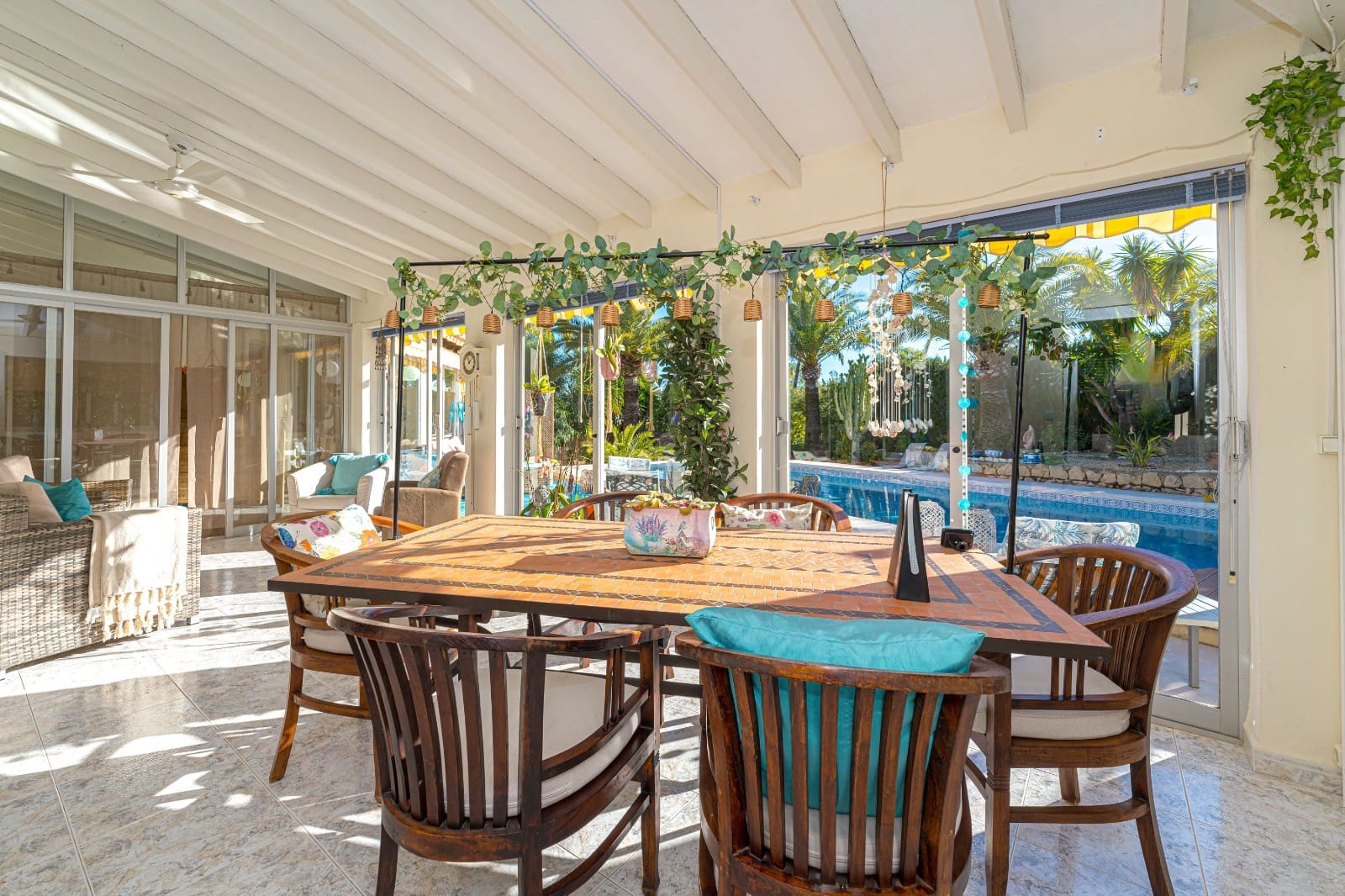 3 bedroom Villa for sale in La Nucia with pool - € 625,000 (Ref: 9404380)