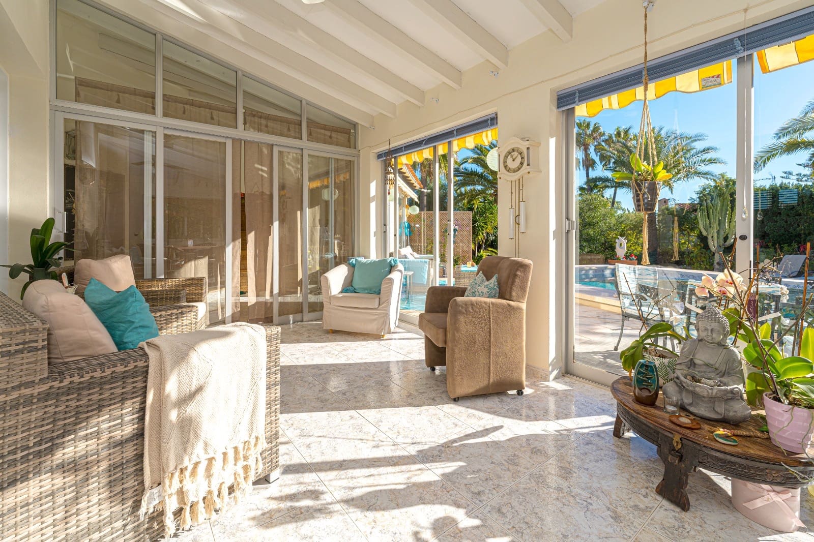 3 bedroom Villa for sale in La Nucia with pool - € 625,000 (Ref: 9404380)