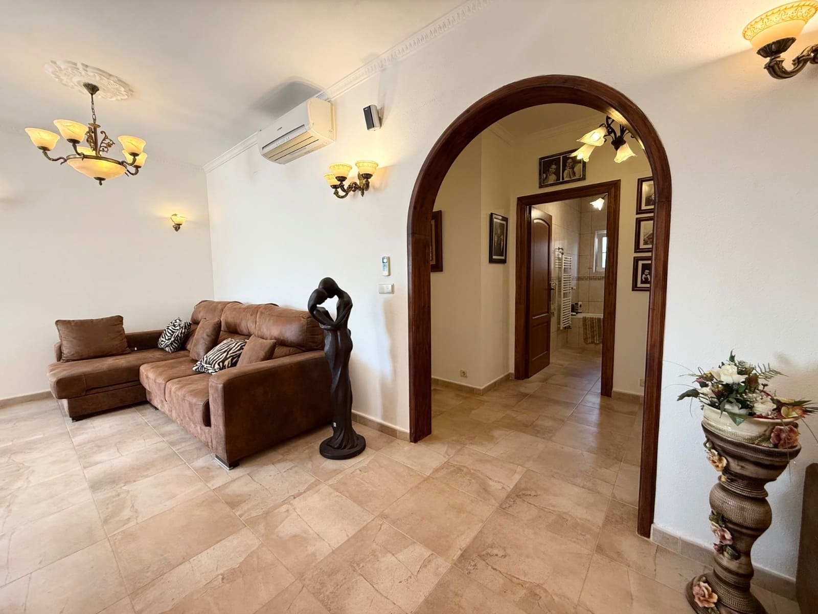 6 quarto Moradia para venda em Los Alcazares com piscina - 1 090 000 € (Ref: 9421754)