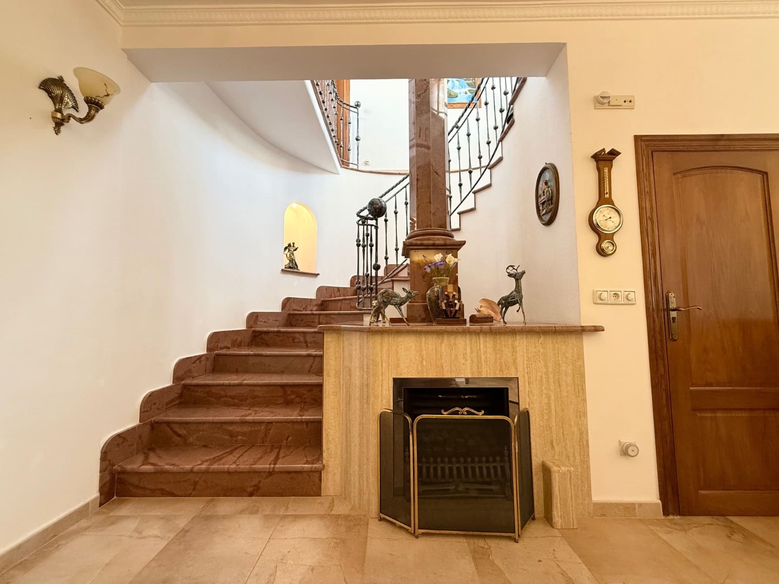 6 quarto Moradia para venda em Los Alcazares com piscina - 1 090 000 € (Ref: 9421754)