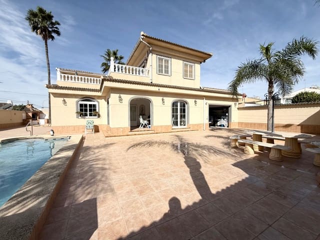 6 quarto Moradia para venda em Los Alcázares com piscina - 1 090 000 € (Ref: 9421754)