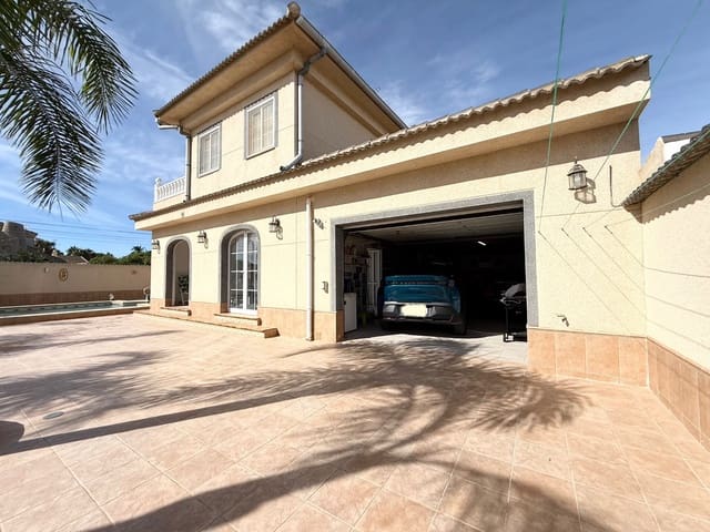 6 quarto Moradia para venda em Los Alcázares com piscina - 1 090 000 € (Ref: 9421754)