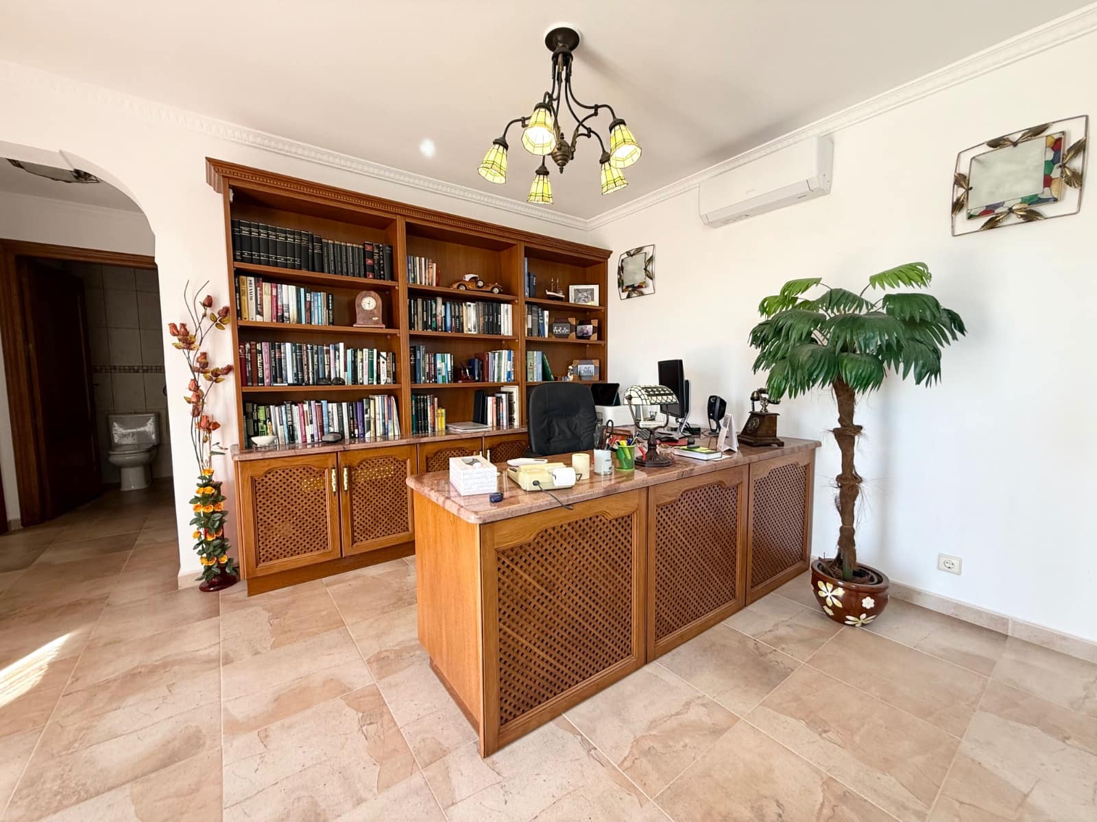 6 quarto Moradia para venda em Los Alcazares com piscina - 1 090 000 € (Ref: 9421754)