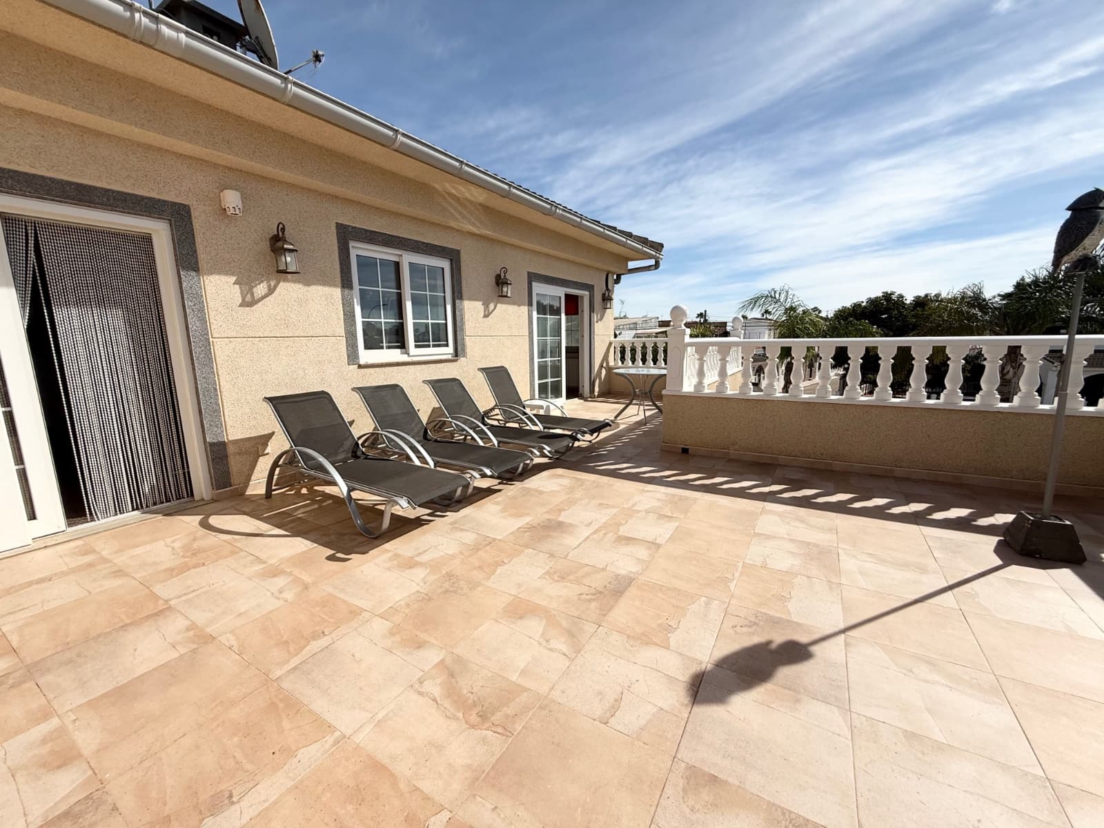 6 quarto Moradia para venda em Los Alcazares com piscina - 1 090 000 € (Ref: 9421754)