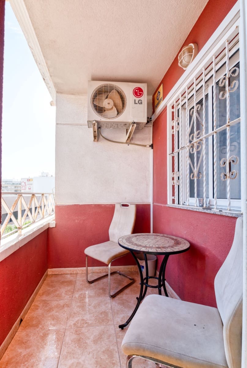 2 slaapkamer Appartement te koop in Torrevieja met zwembad - € 139.900 (Ref: 9425824)