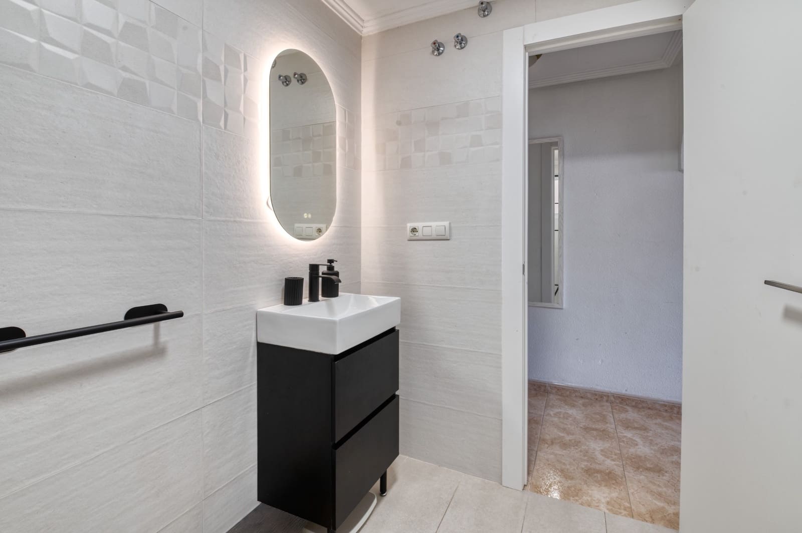 2 slaapkamer Appartement te koop in Torrevieja met zwembad - € 139.900 (Ref: 9425824)