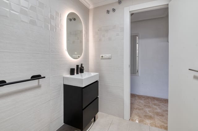 2 slaapkamer Appartement te koop in Torrevieja met zwembad - € 139.900 (Ref: 9425824)