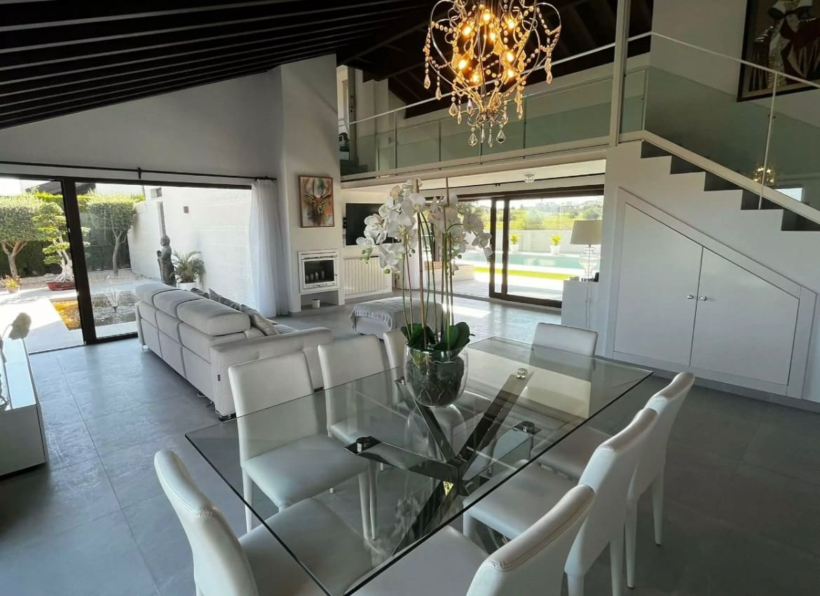 4 bedroom Villa for sale in Sucina with pool - € 995,000 (Ref: 9426421)