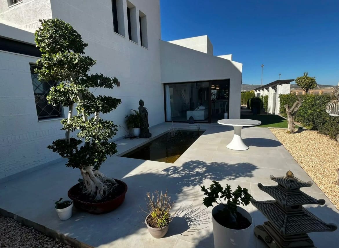 4 bedroom Villa for sale in Sucina with pool - € 995,000 (Ref: 9426421)