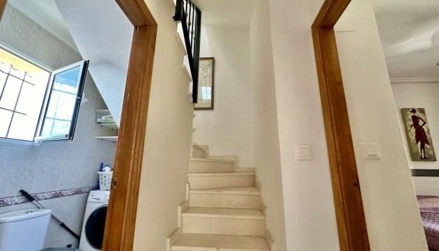 3 soveværelse Byhus til salg i Torrevieja med swimmingpool - € 189.000 (Ref: 9460652)