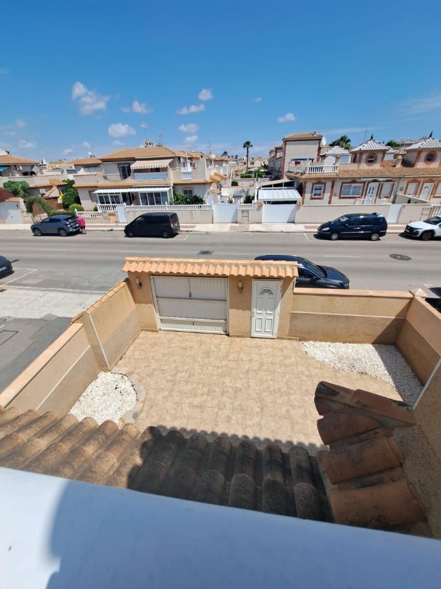 2 bedroom Villa for sale in Playa Flamenca with pool - € 264,000 (Ref: 9460714)