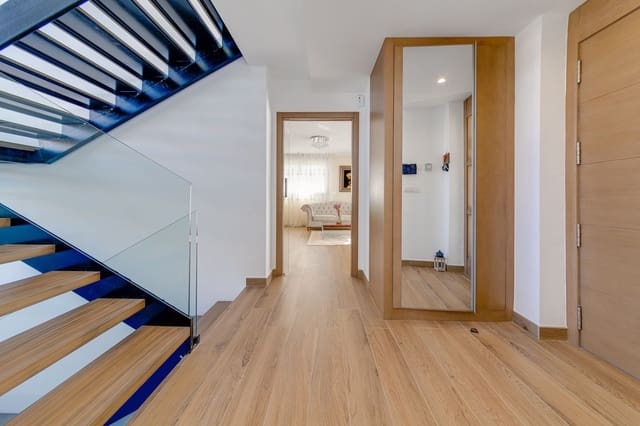 3 makuuhuone Huvila myytävänä paikassa Los Balcones mukana uima-altaan - 1 250 000 € (Ref: 9469934)