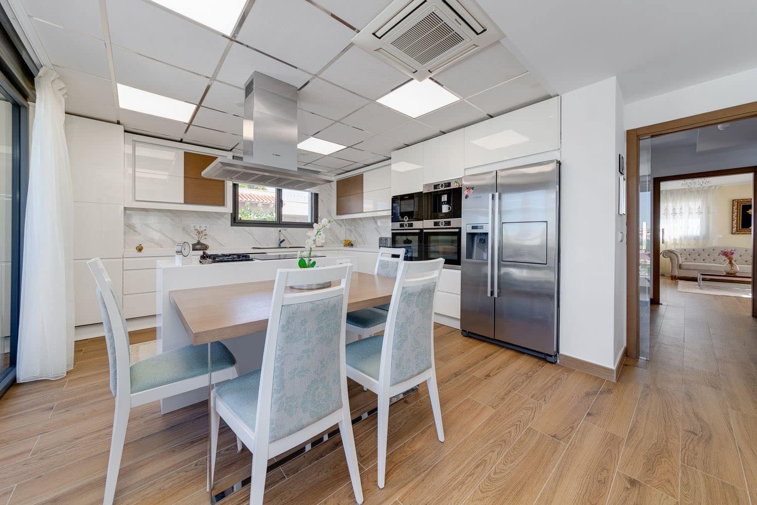 3 makuuhuone Huvila myytävänä paikassa Los Balcones mukana uima-altaan - 1 250 000 € (Ref: 9469934)