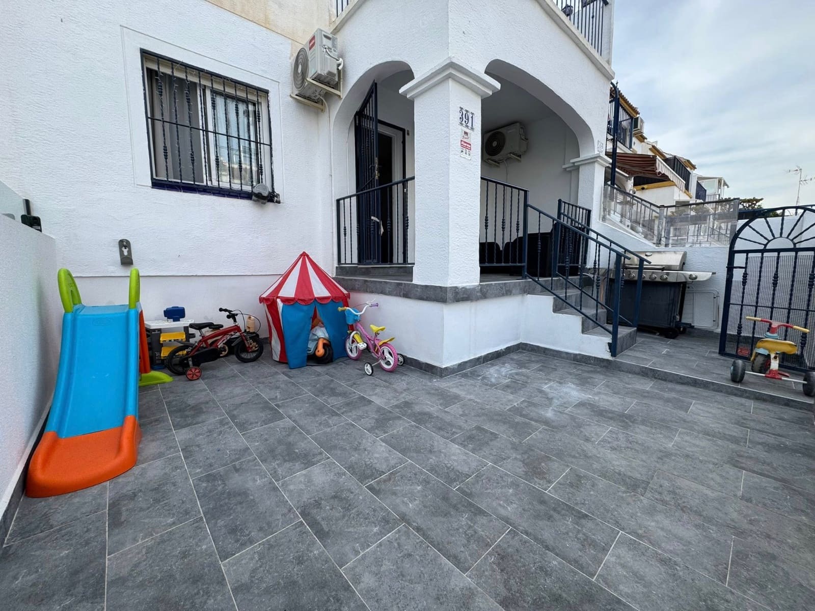 3 slaapkamer Appartement te koop in La Zenia met zwembad - € 169.900 (Ref: 9469935)
