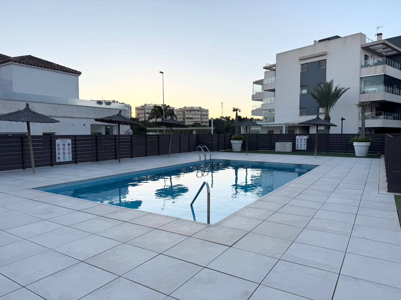 3 quarto Moradia para venda em Villamartin com piscina - 289 000 € (Ref: 9549931)