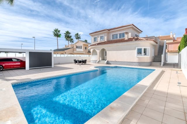 4 camera da letto Villa in vendita in Ciudad Quesada, Rojales con piscina - 695.000 € (Rif: 9558722)