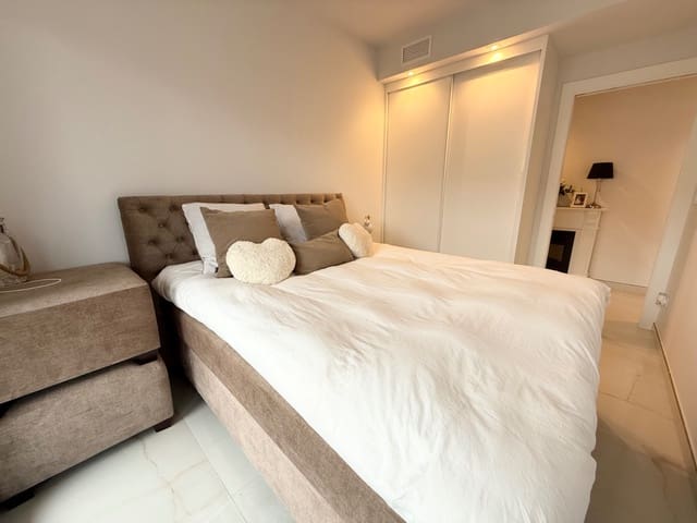 Apartamento de 3 habitaciones en Playa Flamenca, Orihuela en venta con piscina - 499.000 € (Ref: 9558976)