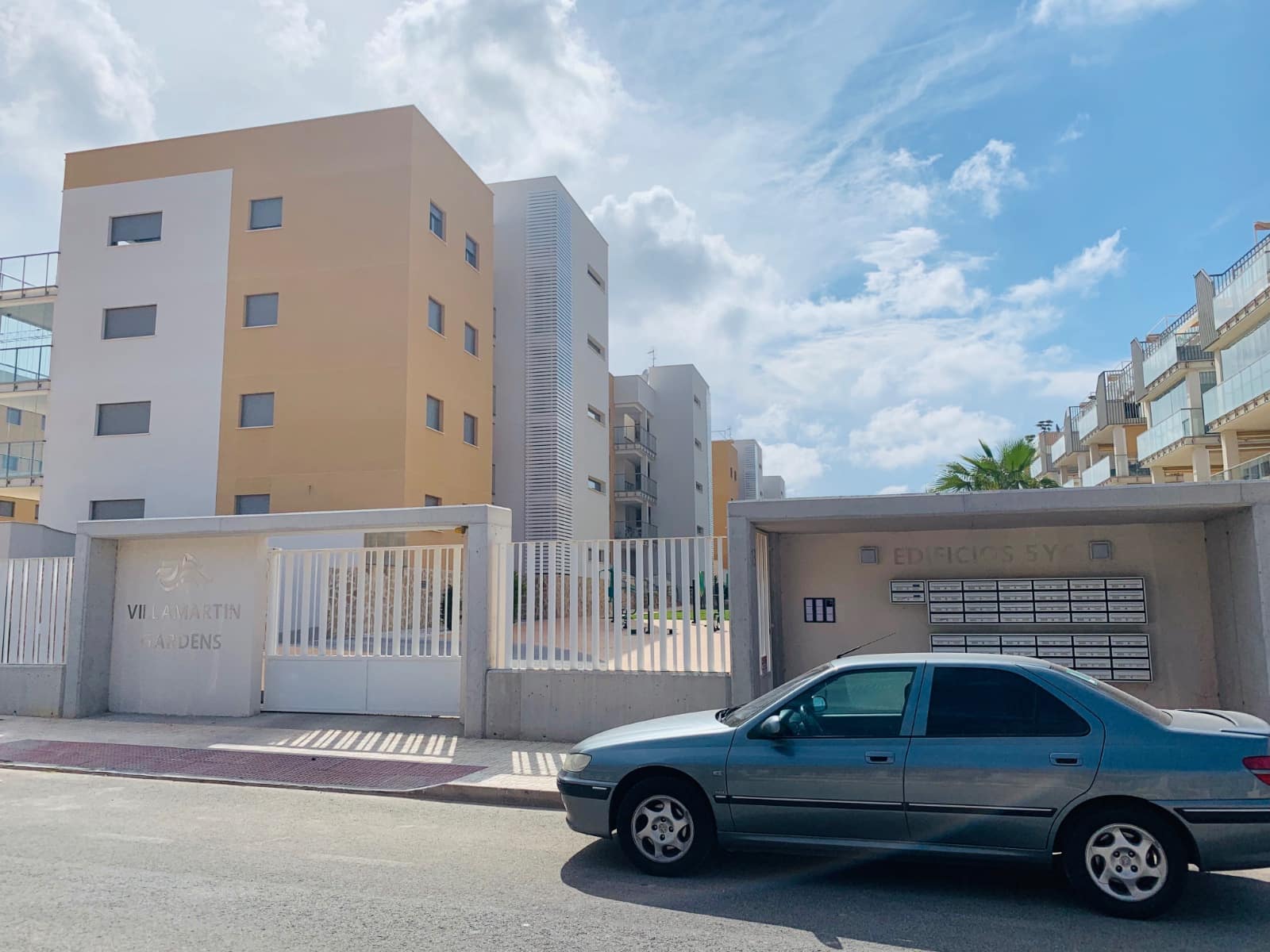 Apartamento de 2 habitaciones en Villamartin en venta con piscina - 259.000 € (Ref: 9598132)