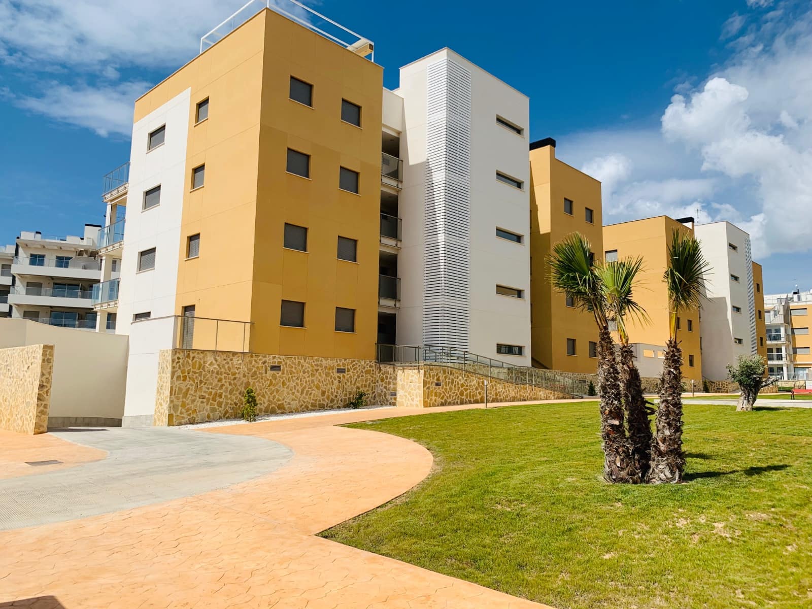Apartamento de 2 habitaciones en Villamartin en venta con piscina - 259.000 € (Ref: 9598132)