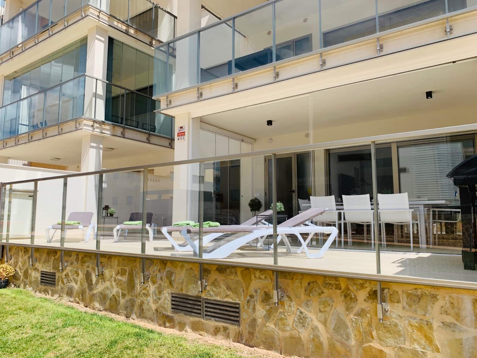 Apartamento de 2 habitaciones en Villamartin en venta con piscina - 259.000 € (Ref: 9598132)