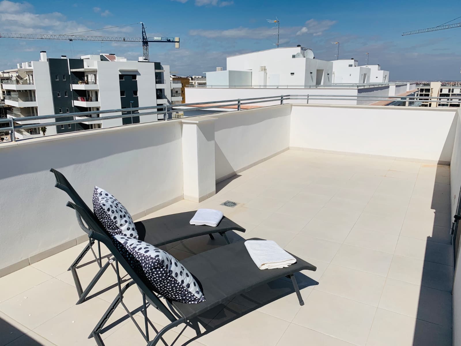 3 makuuhuone Huoneisto myytävänä paikassa Villamartin mukana uima-altaan - 269 000 € (Ref: 9598133)