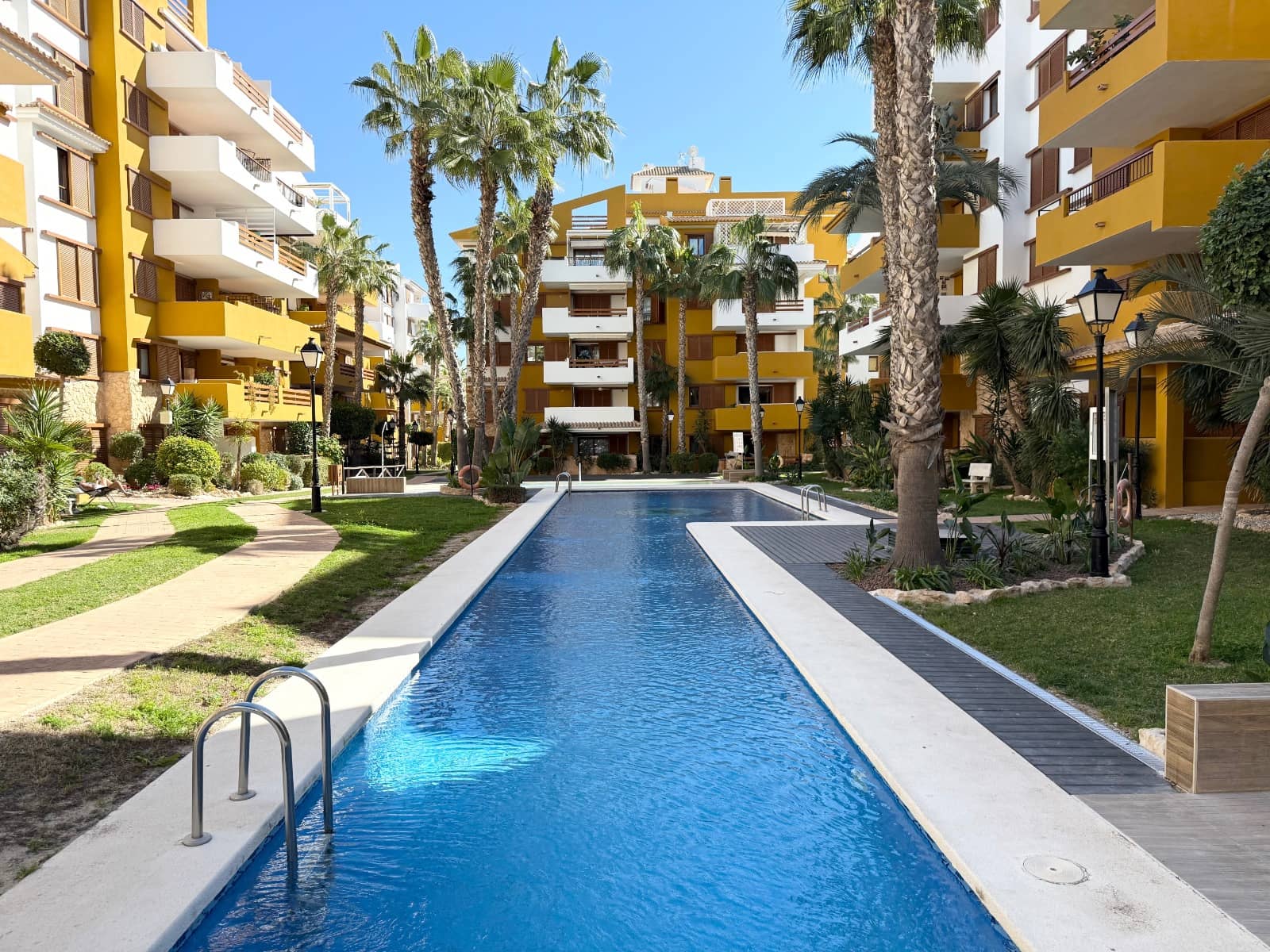 2 Zimmer Penthouse zu verkaufen in Orihuela Costa mit Pool - 460.000 € (Ref: 9618480)