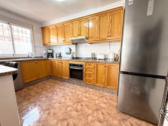 2 soverom Kjedet enebolig til salgs i Cabo Roig, Orihuela med svømmebasseng - € 235 000 (Ref: 9685614)