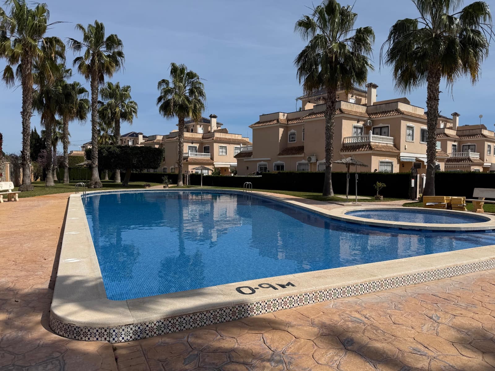 2 soverom Kjedet enebolig til salgs i Cabo Roig med svømmebasseng - € 235 000 (Ref: 9685614)