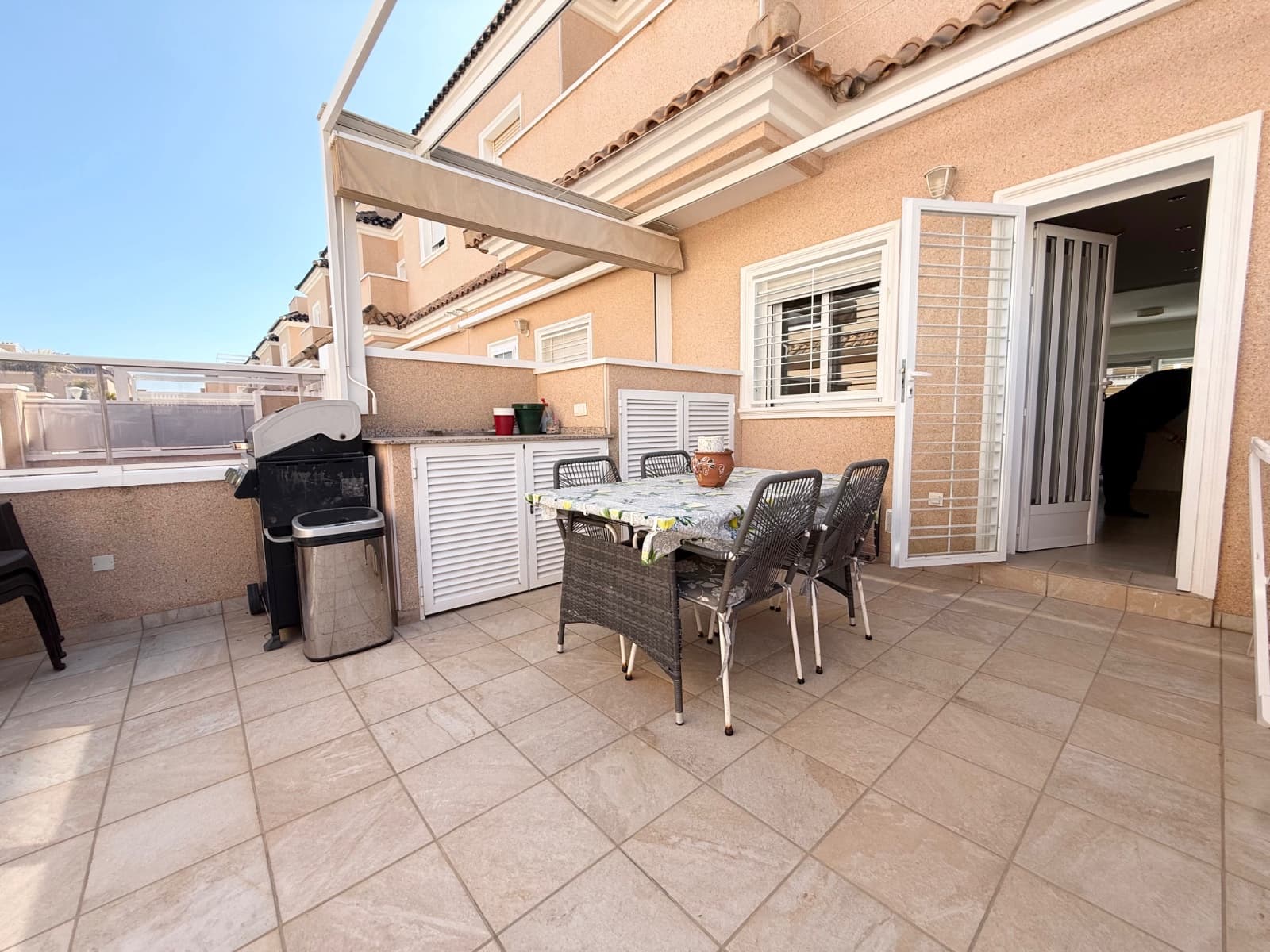 3 makuuhuone Huoneisto myytävänä paikassa Cabo Roig mukana uima-altaan - 329 000 € (Ref: 9723871)