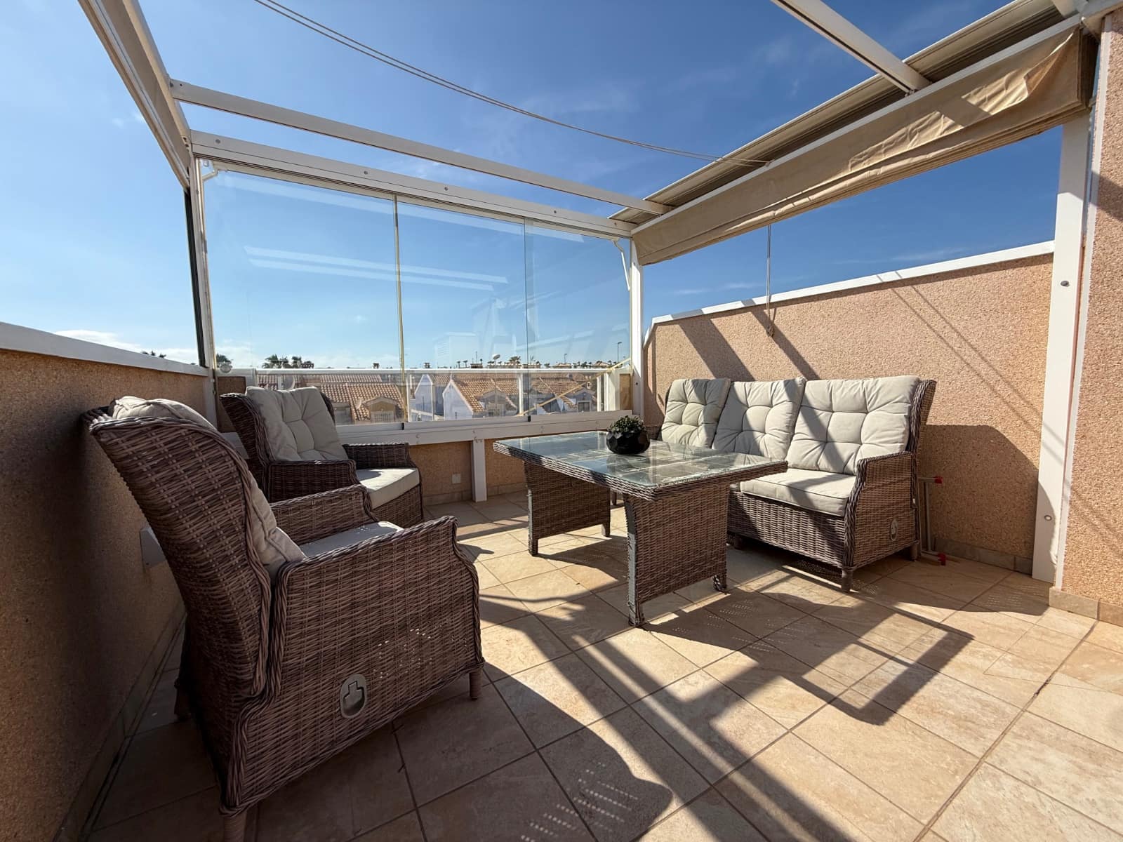 3 makuuhuone Huoneisto myytävänä paikassa Cabo Roig mukana uima-altaan - 329 000 € (Ref: 9723871)