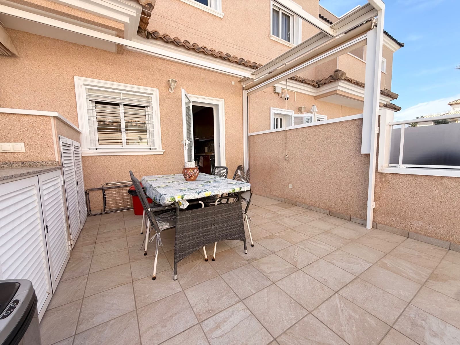 3 makuuhuone Huoneisto myytävänä paikassa Cabo Roig mukana uima-altaan - 329 000 € (Ref: 9723871)