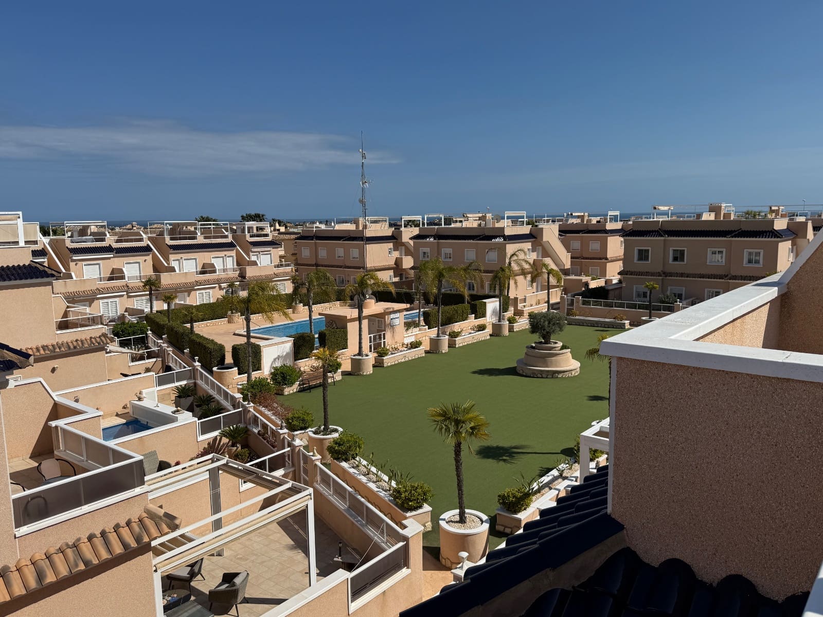 3 makuuhuone Huoneisto myytävänä paikassa Cabo Roig mukana uima-altaan - 329 000 € (Ref: 9723871)