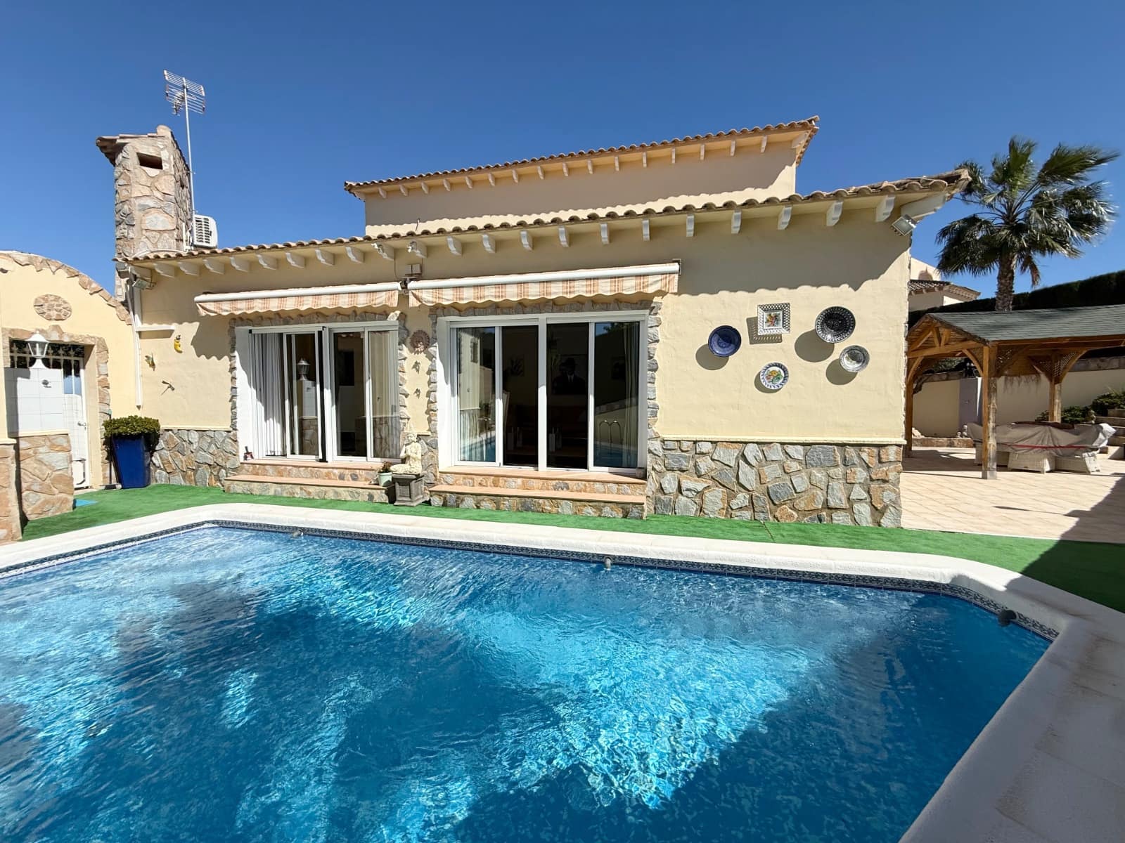 5 soverom Villa til salgs i Algorfa med svømmebasseng - € 650 000 (Ref: 9761404)
