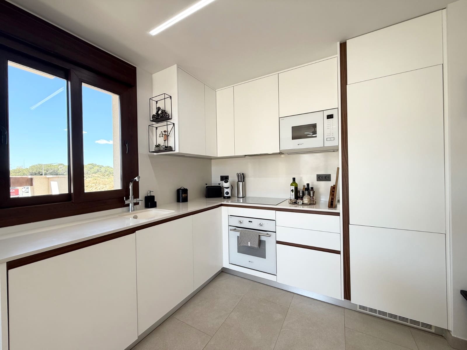 3 makuuhuone Huoneisto myytävänä paikassa Los Balcones mukana uima-altaan - 319 000 € (Ref: 9768998)