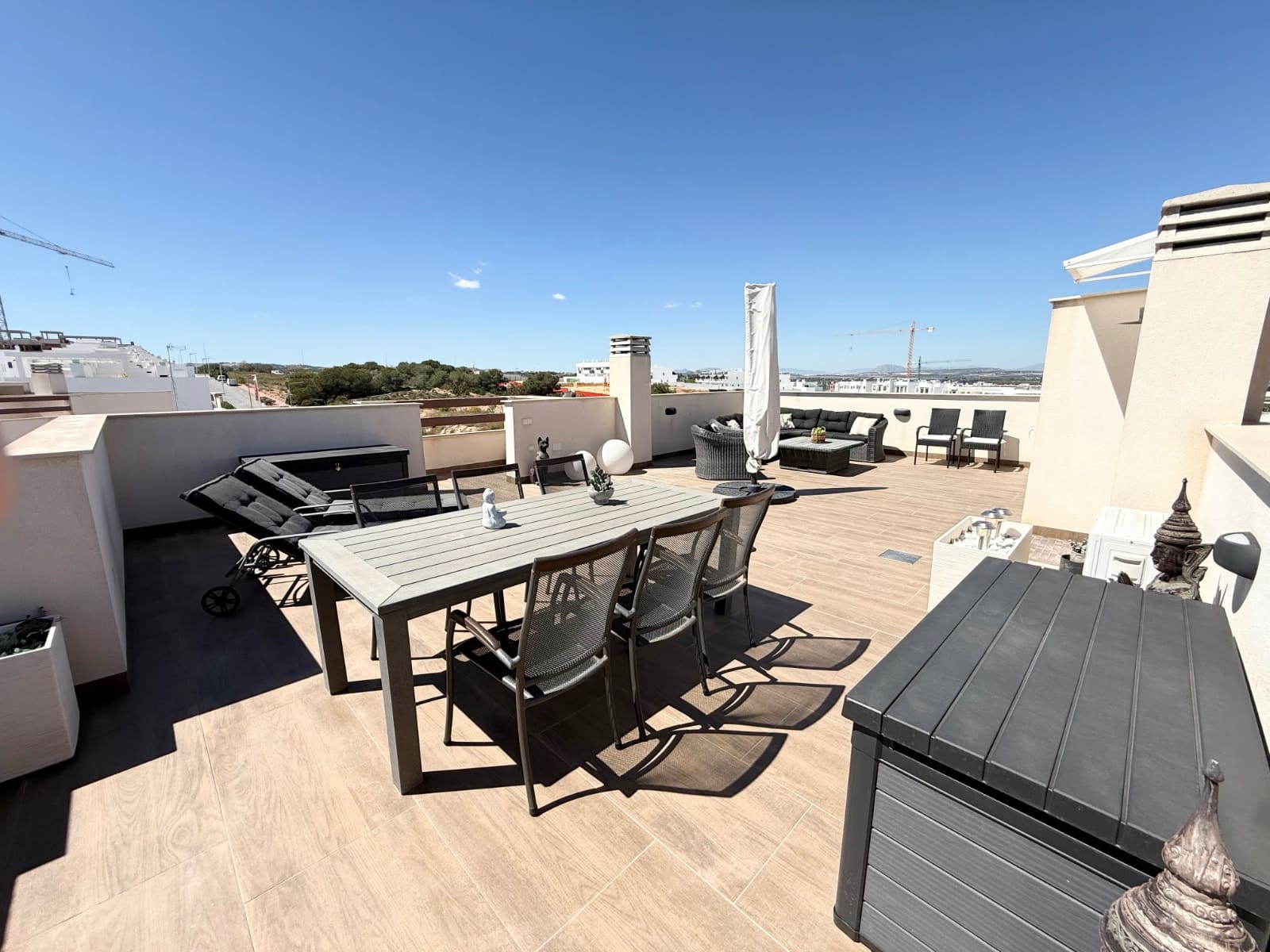 3 makuuhuone Huoneisto myytävänä paikassa Los Balcones mukana uima-altaan - 319 000 € (Ref: 9768998)