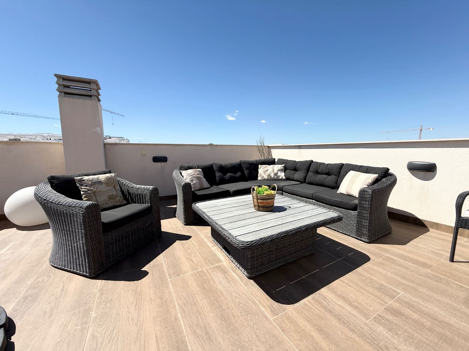 3 makuuhuone Huoneisto myytävänä paikassa Los Balcones mukana uima-altaan - 319 000 € (Ref: 9768998)