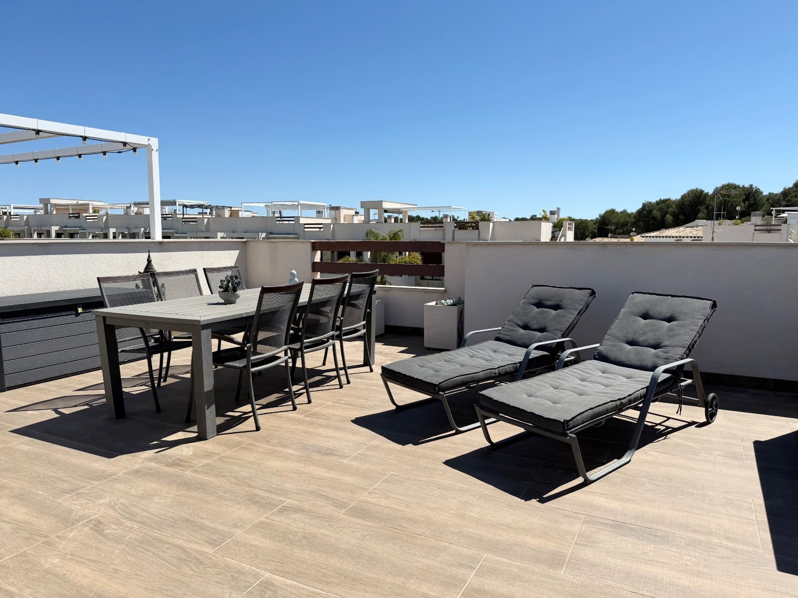 3 makuuhuone Huoneisto myytävänä paikassa Los Balcones mukana uima-altaan - 319 000 € (Ref: 9768998)