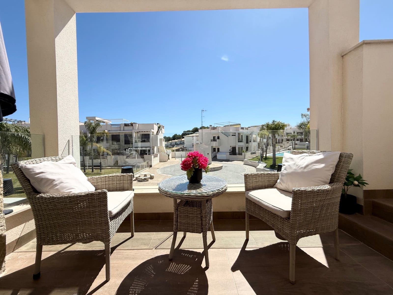 3 makuuhuone Huoneisto myytävänä paikassa Los Balcones mukana uima-altaan - 319 000 € (Ref: 9768998)