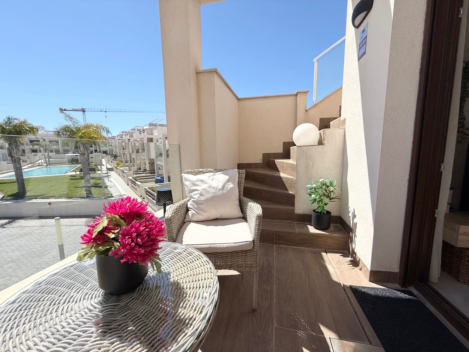 3 makuuhuone Huoneisto myytävänä paikassa Los Balcones mukana uima-altaan - 319 000 € (Ref: 9768998)