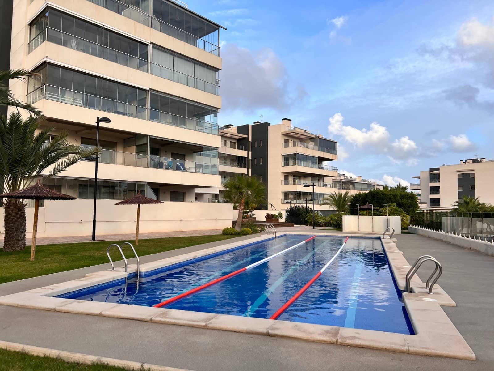 3 slaapkamer Appartement te koop in Villamartin met zwembad - € 340.000 (Ref: 9779083)