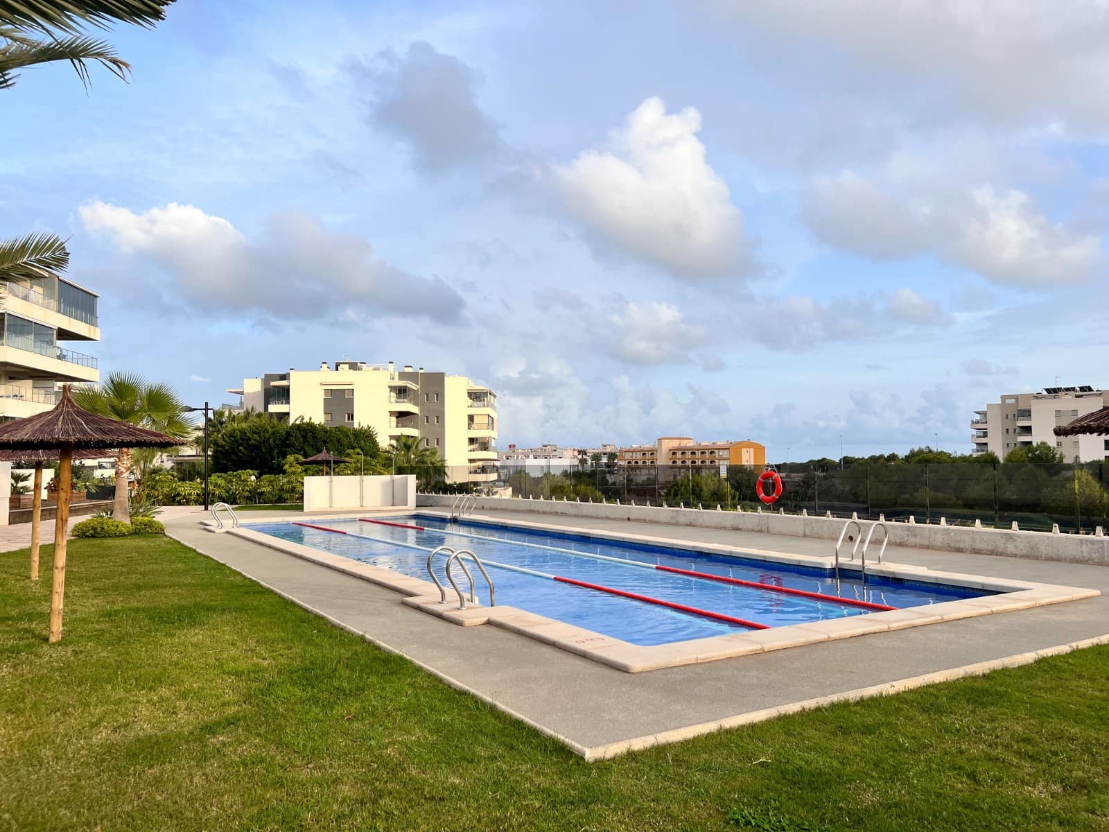 3 slaapkamer Appartement te koop in Villamartin met zwembad - € 340.000 (Ref: 9779083)