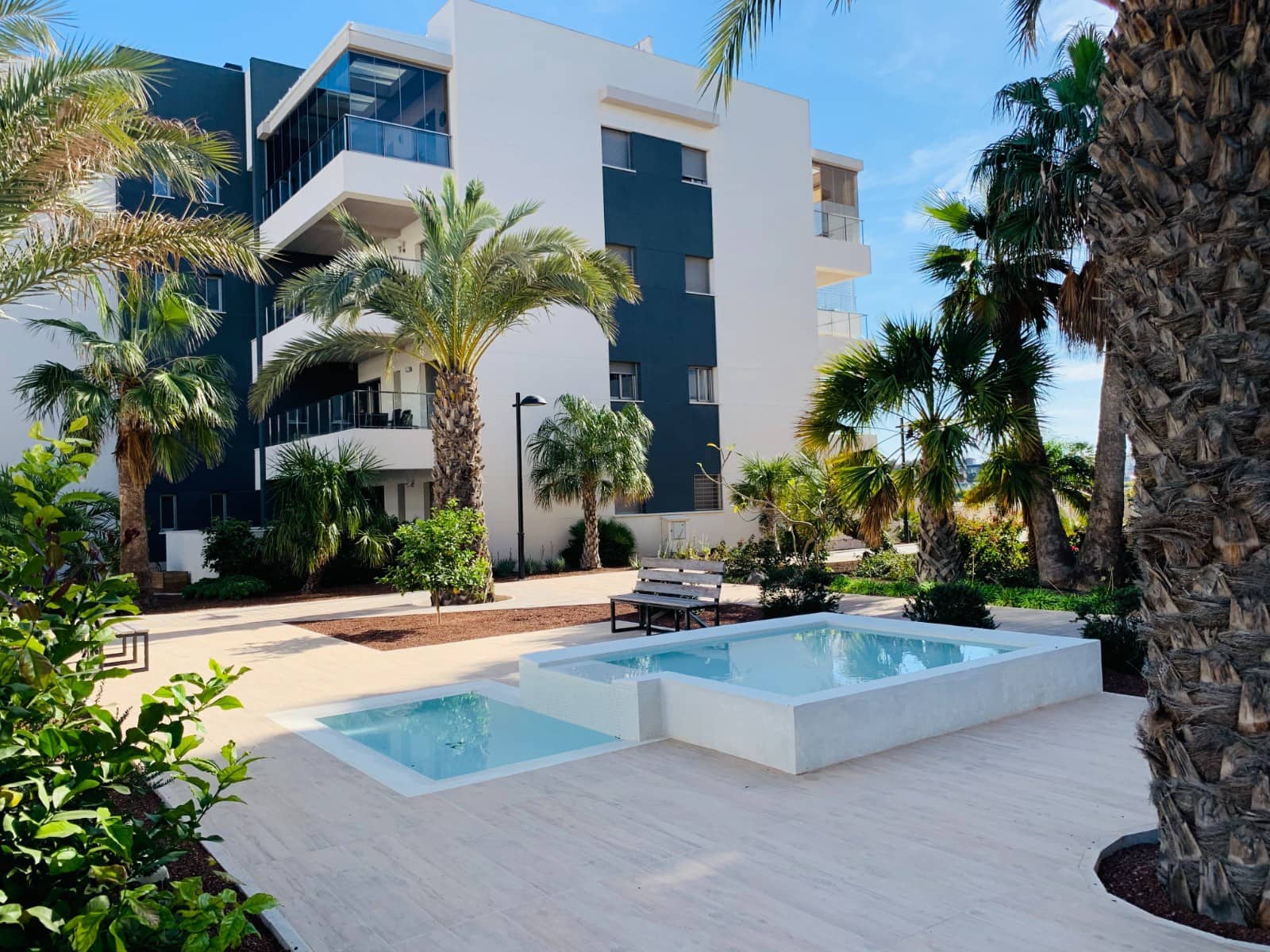 3 slaapkamer Appartement te koop in Villamartin met zwembad - € 340.000 (Ref: 9779083)