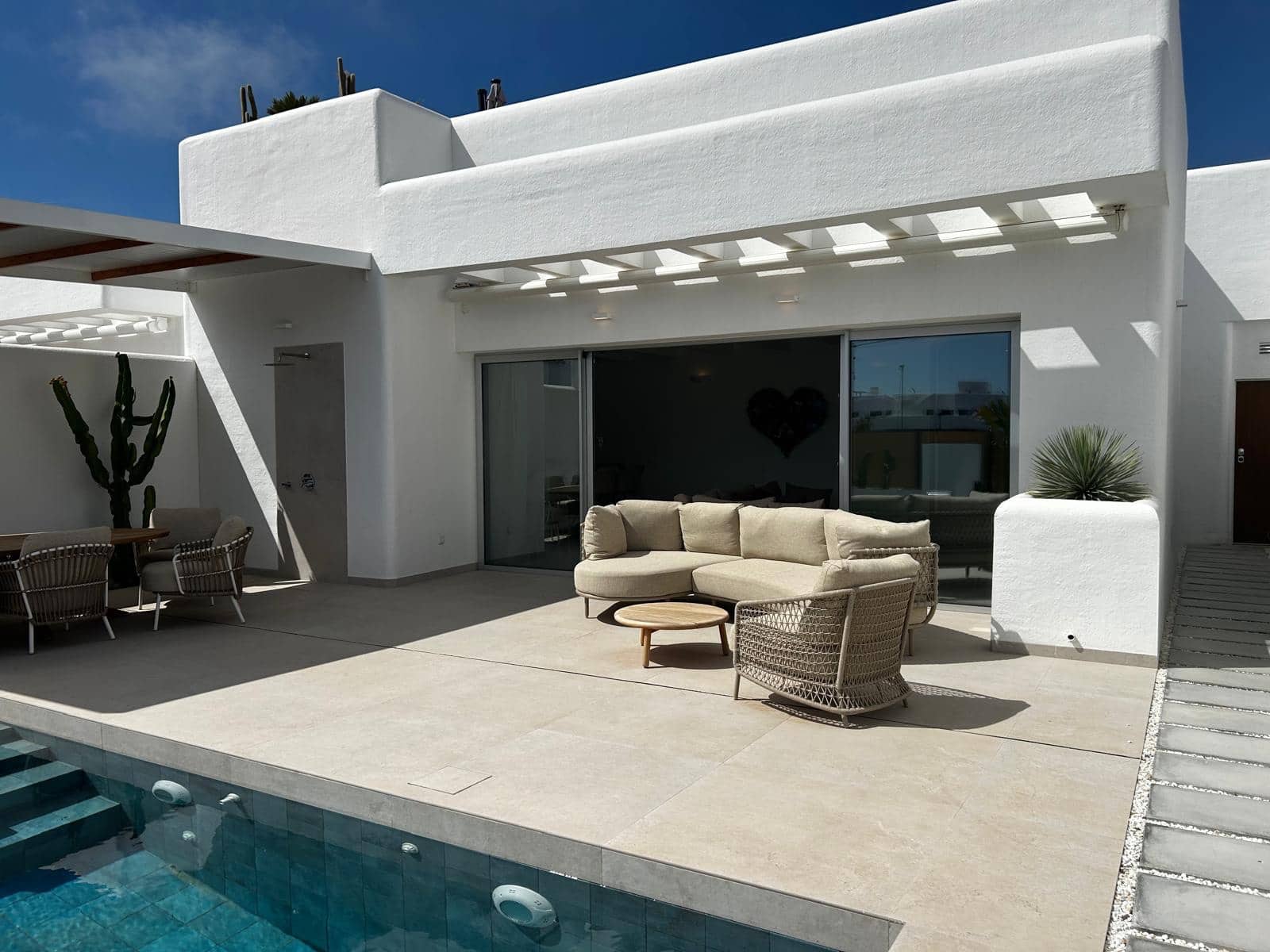 3 sovrum Semi-fristående Villa till salu i Los Alcazares med pool - 550 000 € (Ref: 9782307)