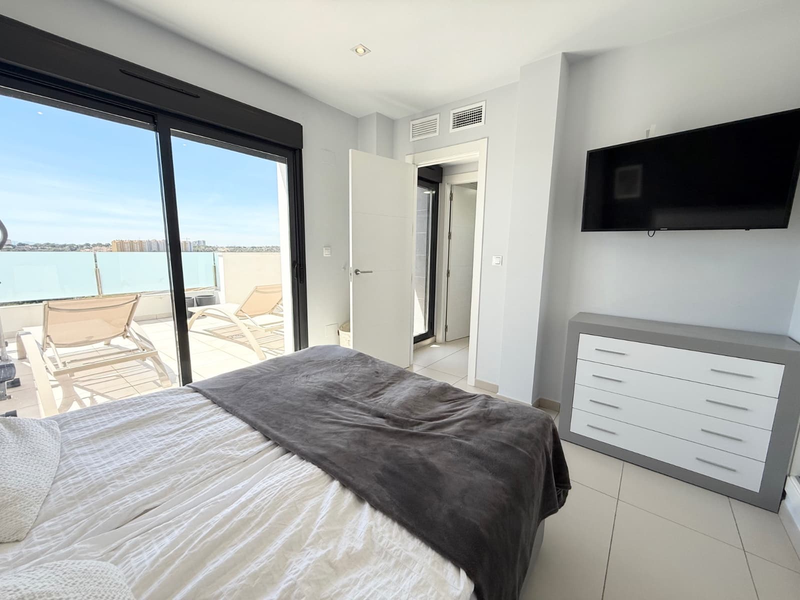 3 slaapkamer Huis te koop in Cabo Roig met zwembad - € 390.000 (Ref: 9793177)