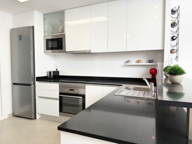 Apartamento de 2 habitaciones en Playa Flamenca, Orihuela en venta - 465.000 € (Ref: 9805587)