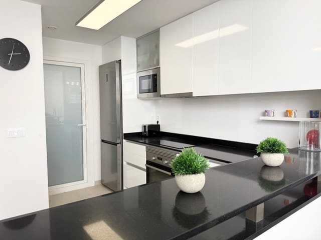 Apartamento de 2 habitaciones en Playa Flamenca, Orihuela en venta - 465.000 € (Ref: 9805587)